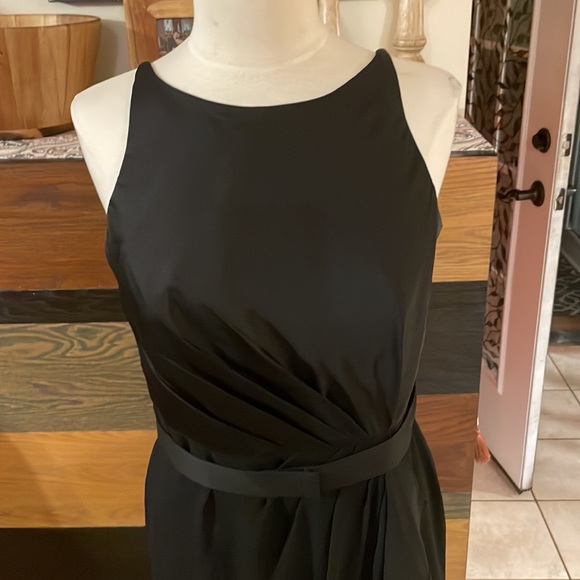 Size 12 Vera Wang gown - Picture 2 of 6